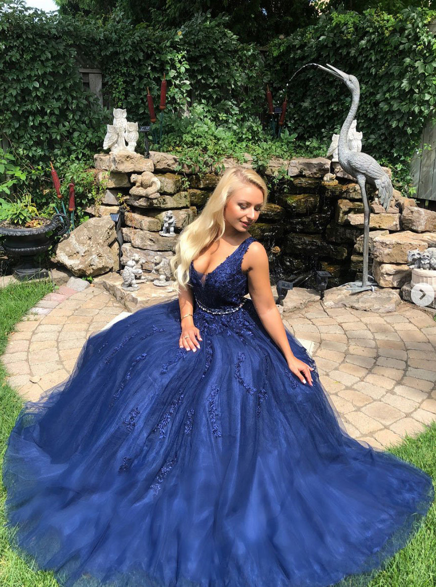 Blue Sleeveless V Neck Tulle Lace Long Prom Dresses