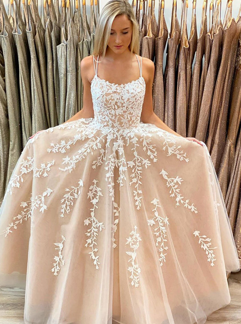 Chic A Line Tulle Lace Appliques Long Prom Dresses